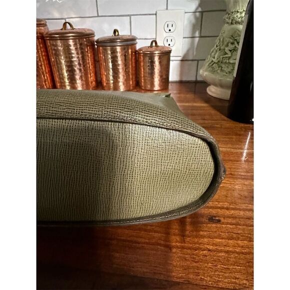 Fendi Women's Olive Green Bag Medium Gold Hardware - Picture 13 of 15